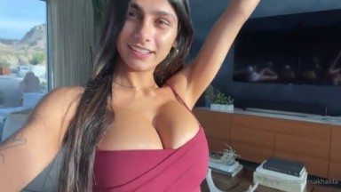 Mia Khalifa - Big Tits Close Up Teasing Video Leaked